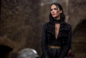 Bruna Marquezine como Catarina em Deus Salve o Rei (Foto: Divulgação/ Globo)