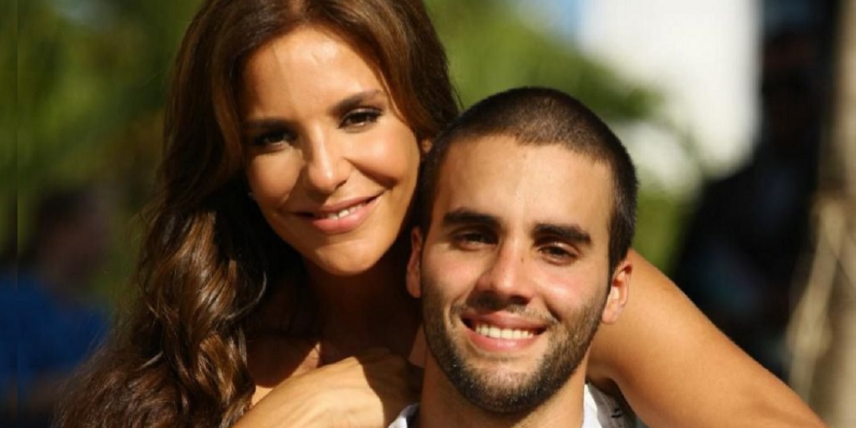 http://tvfoco.uai.com.br/wp-content/uploads/2015/05/Daniela-Mercury.jpg