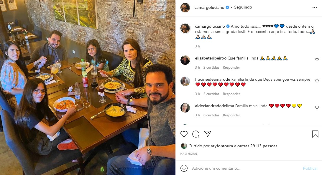 Luciano Camargo e a família (Foto: Reprodução/ Instagram)