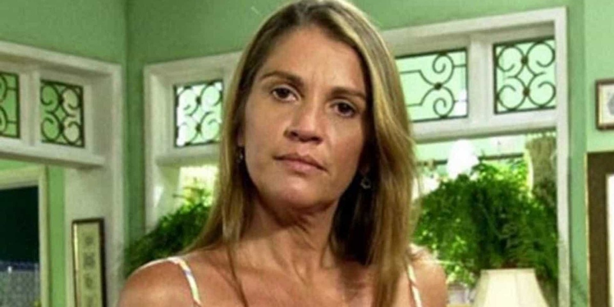 http://tvfoco.uai.com.br/wp-content/uploads/2015/05/Daniela-Mercury.jpg