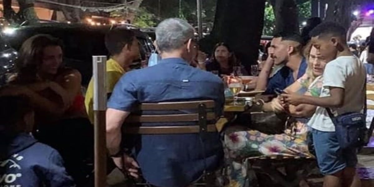 Rafa Kalimann pagou jantar para crianças que vendiam bala (Foto: reprodução) 