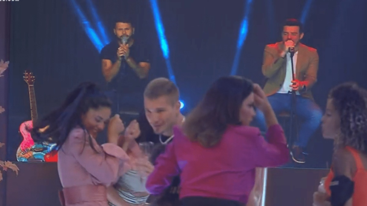 http://tvfoco.uai.com.br/wp-content/uploads/2015/05/Daniela-Mercury.jpg