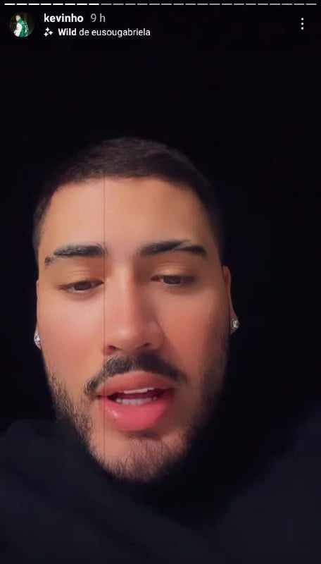 Kevinho surgiu visivelmente ofegante em vídeo (Foto: Reprodução)
