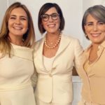 Adriana Esteves, Christiane Torloni e Gloria Pires nos bastidores de "70 Anos Esta Noite" (Foto: Reprodução/ Instagram)