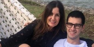 Fátima Bernardes ao lado do filho (Foto: Reprodução)