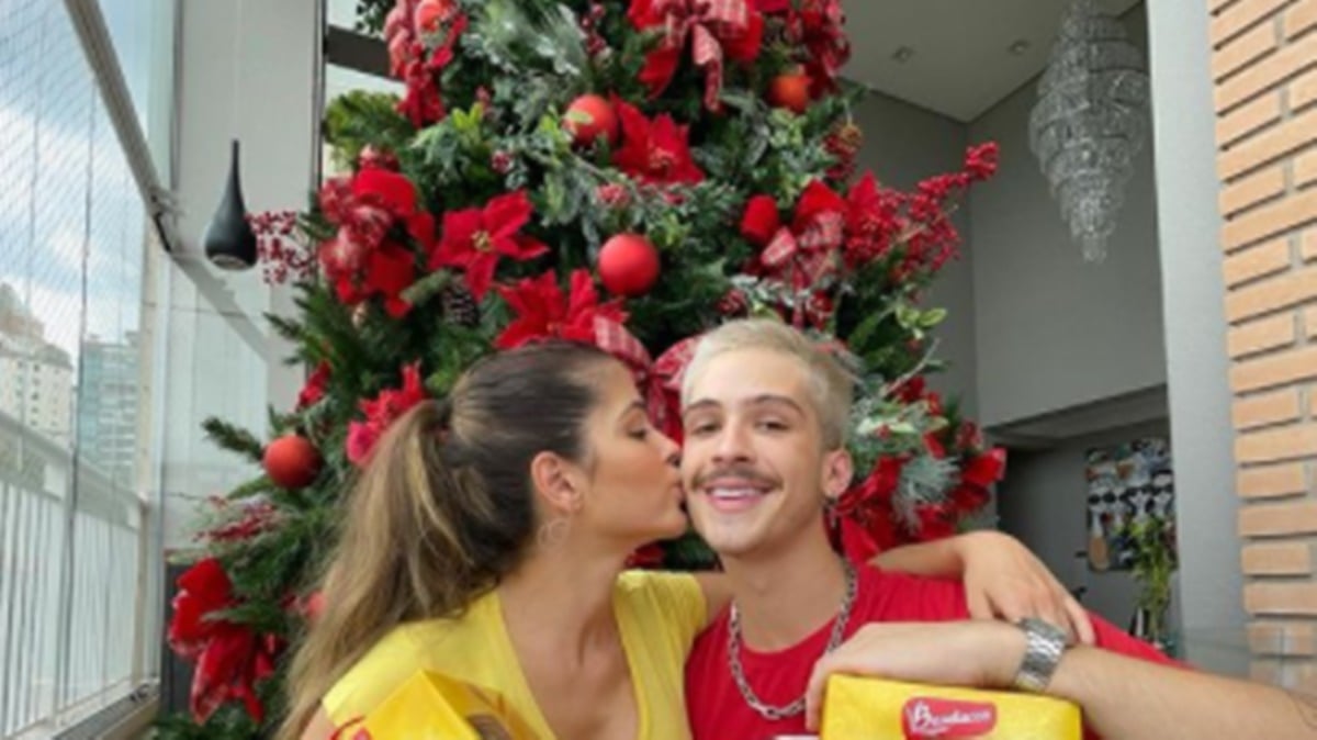 http://tvfoco.uai.com.br/wp-content/uploads/2015/05/Daniela-Mercury.jpg