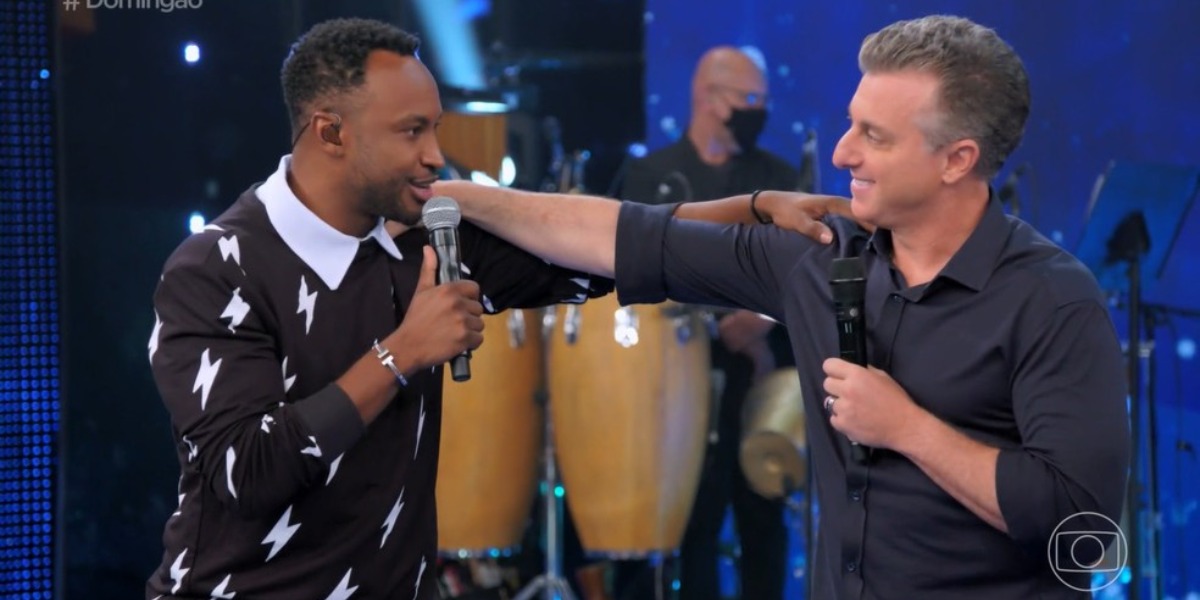 http://tvfoco.uai.com.br/wp-content/uploads/2015/05/Daniela-Mercury.jpg