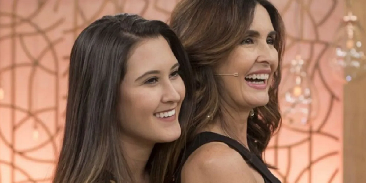 http://tvfoco.uai.com.br/wp-content/uploads/2015/05/Daniela-Mercury.jpg