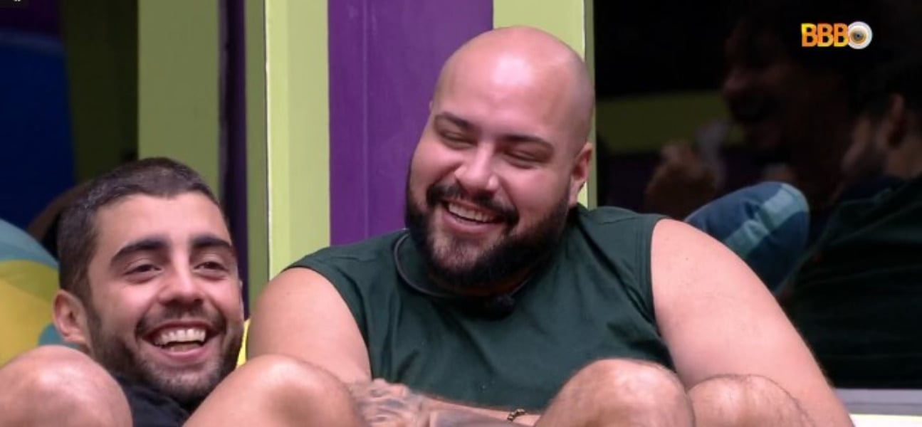 Tiago Abravanel e Scooby comentam sobre a campeã do BBB21 (Foto: Reprodução / Globoplay) Tiago Abravanel e Scooby comentam sobre a campeã do BBB21 (Foto: Reprodução / Globoplay)