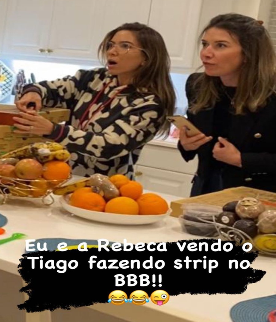 Patrícia Abravanel e Rebeca assisntindo ao SBT (Foto: reprodução) 