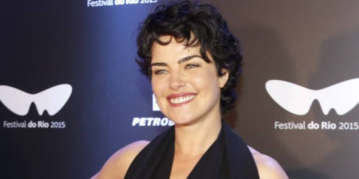 http://tvfoco.uai.com.br/wp-content/uploads/2015/05/Daniela-Mercury.jpg