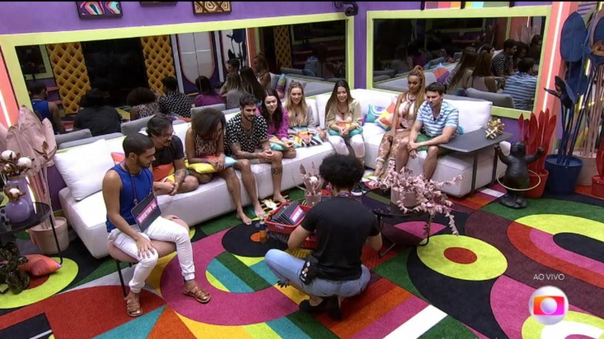 http://tvfoco.uai.com.br/wp-content/uploads/2015/05/Daniela-Mercury.jpg