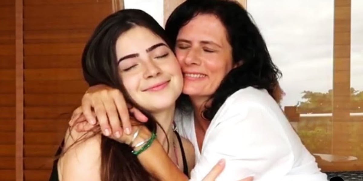 http://tvfoco.uai.com.br/wp-content/uploads/2015/05/Daniela-Mercury.jpg
