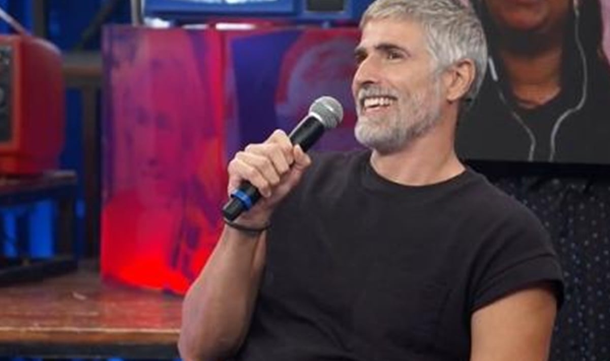 Reynaldo Gianecchini expõe os bastidores de novela no "Altas Horas"