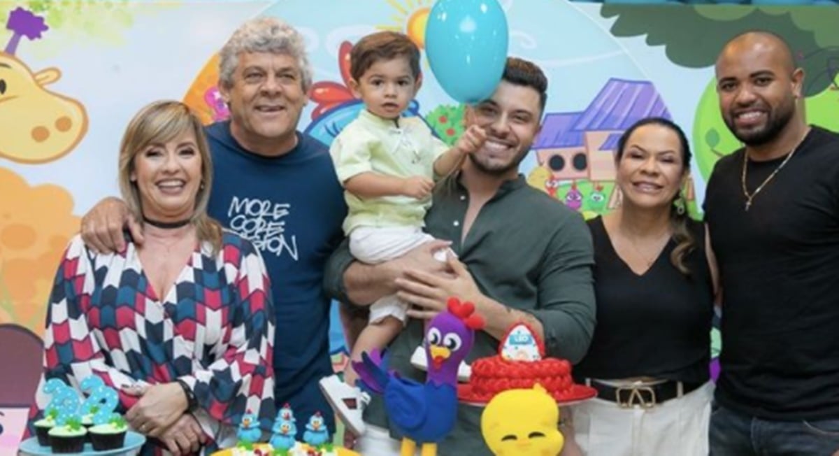 http://tvfoco.uai.com.br/wp-content/uploads/2015/05/Daniela-Mercury.jpg