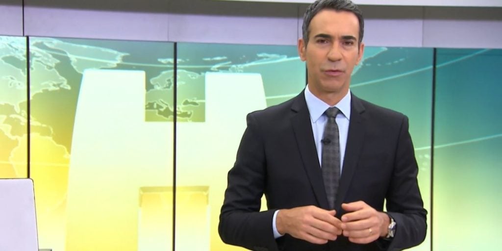 César Tralli abre Jornal Hoje às pressas, olha às câmeras e dá noticia arrebatadora na Globo: "Começou"