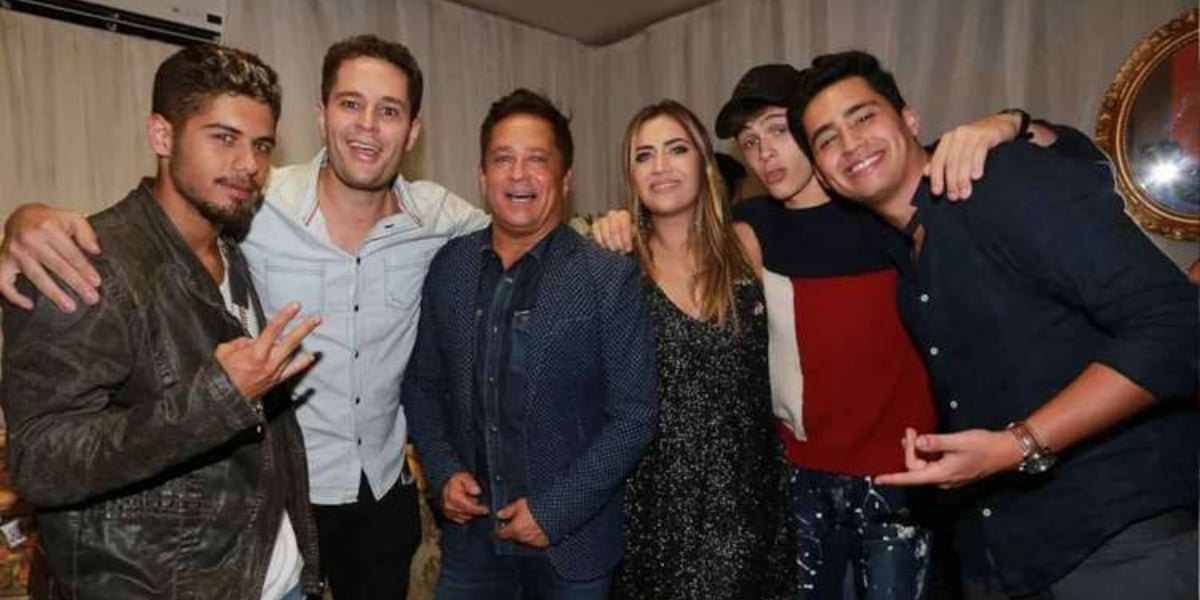 http://tvfoco.uai.com.br/wp-content/uploads/2015/05/Daniela-Mercury.jpg
