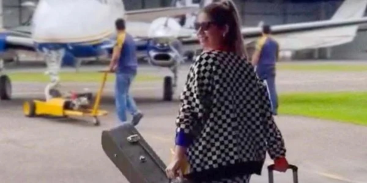 http://tvfoco.uai.com.br/wp-content/uploads/2015/05/Daniela-Mercury.jpg