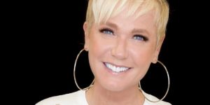 “Sintam-se abraçados por mim”, diz Xuxa, após lidar com morte de parceiro, boatos de relação lésbica e mais