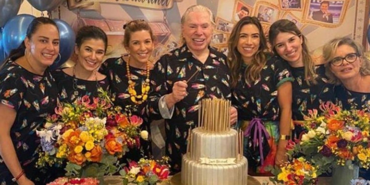 Silvia, Renata, Daniela, Silvio Santos, Patrícia, Rebeca e Cíntia (Foto: Reprodução/Instagram)