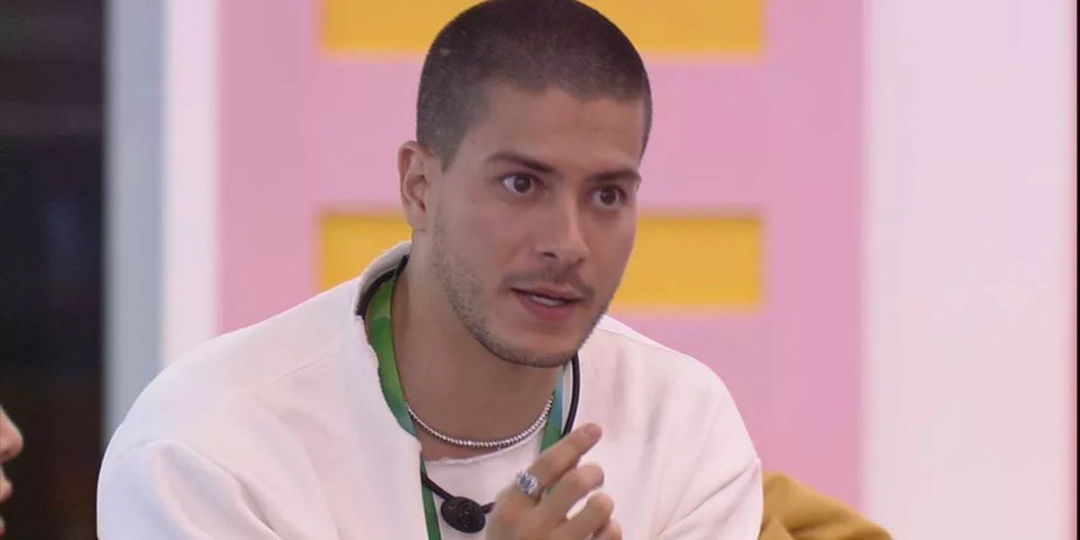 Arthur Aguiar foi desconvidado do almoço do anjo no BBB22 (Foto: Reprodução)