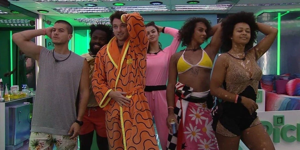http://tvfoco.uai.com.br/wp-content/uploads/2015/05/Daniela-Mercury.jpg
