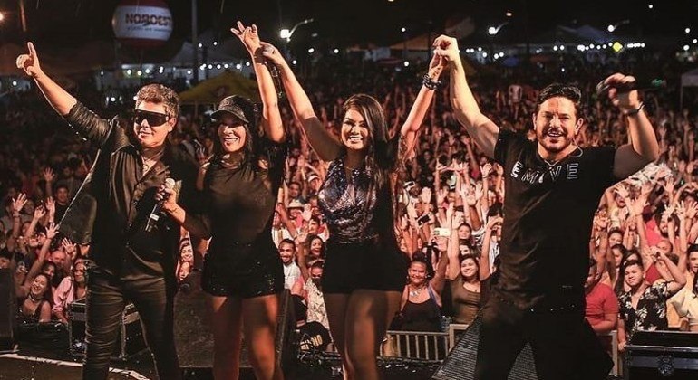 Após show em São Paulo, Paulinha Abelha é internada 