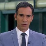 César Tralli no estúdio do Jornal Hoje (Foto: Reprodução / TV Globo)