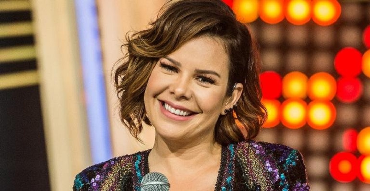 http://tvfoco.uai.com.br/wp-content/uploads/2015/05/Daniela-Mercury.jpg
