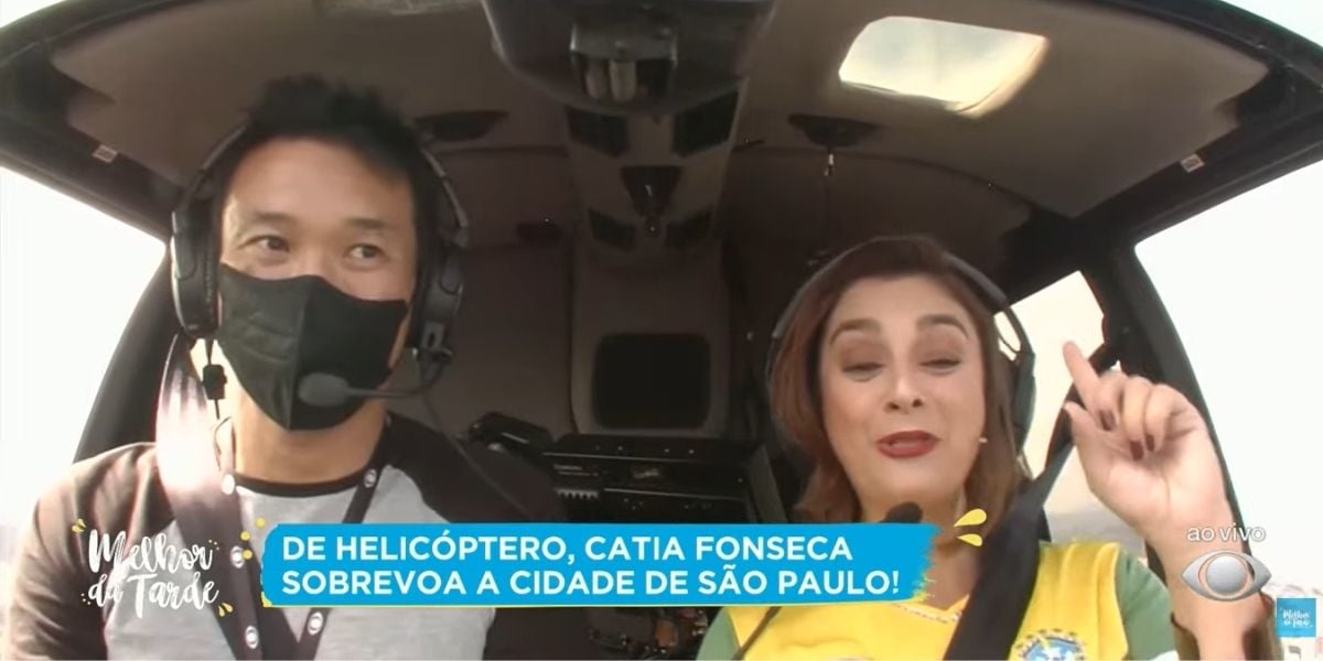 Catia Fonseca sobrevoando São Paulo