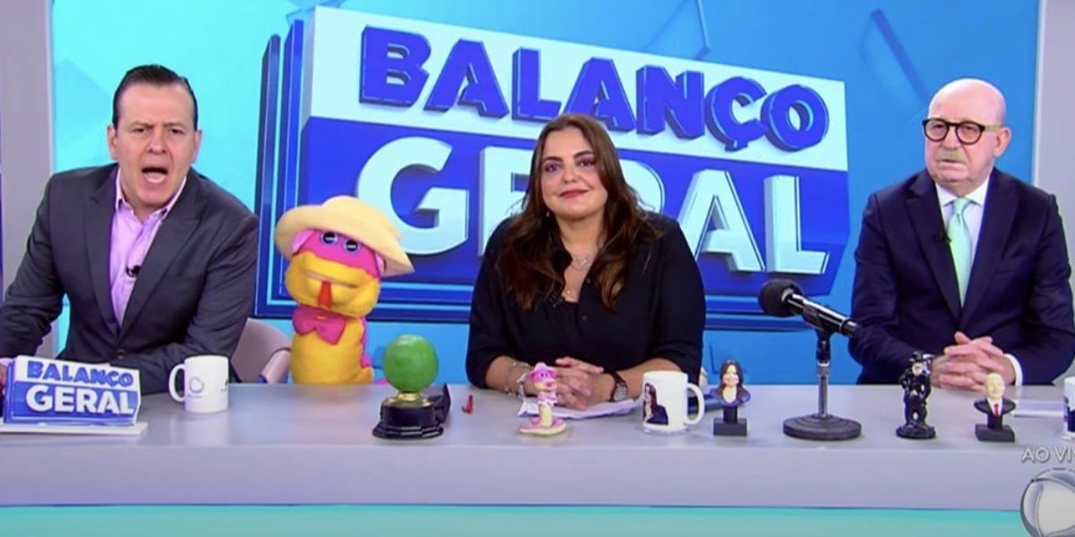 Celso Zucatelli, a cobra Judite, Fabíola Reipert e Renato Lombardi em A Hora da Venenosa - Foto: Reprodução