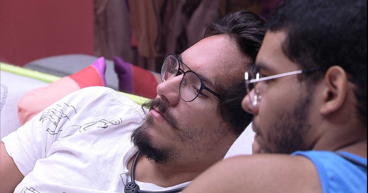 BBB22: Eliezer se desespera com voto de Natália e Vyni o aconselha (Foto: Reprodução)