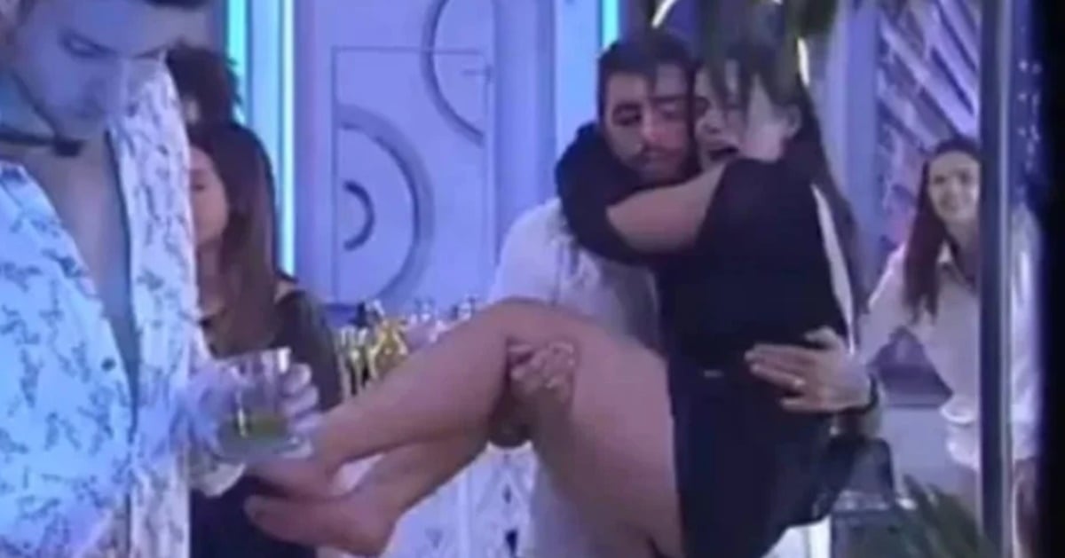 http://tvfoco.uai.com.br/wp-content/uploads/2015/05/Daniela-Mercury.jpg