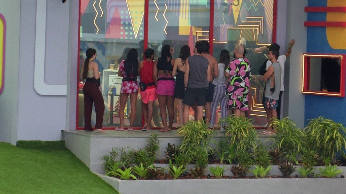 http://tvfoco.uai.com.br/wp-content/uploads/2015/05/Daniela-Mercury.jpg