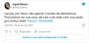 Larissa causou comoção na web ao encarar botão de desistência (Foto: Reprodução / Twitter) Larissa causou comoção na web ao encarar botão de desistência (Foto: Reprodução / Twitter)