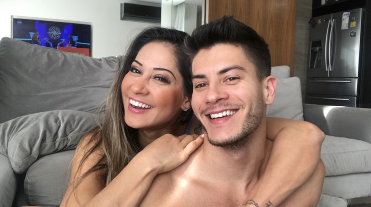 Maíra Cardi faz sexo com Arthur Aguiar ao som de playlist gospel (Reprodução Internet)