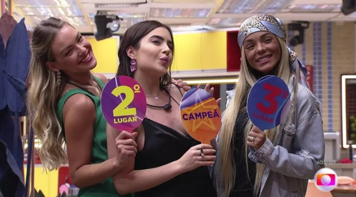 http://tvfoco.uai.com.br/wp-content/uploads/2015/05/Daniela-Mercury.jpg