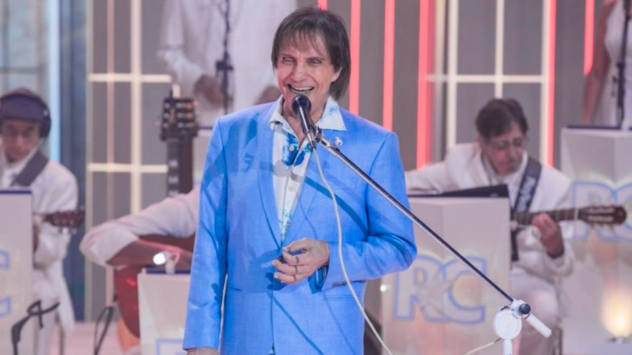 Roberto Carlos faz o especial de fim de ano desde 1974 e pode dar espaço a Chitãozinho e Xororó (Foto: Reprodução/TV Globo)