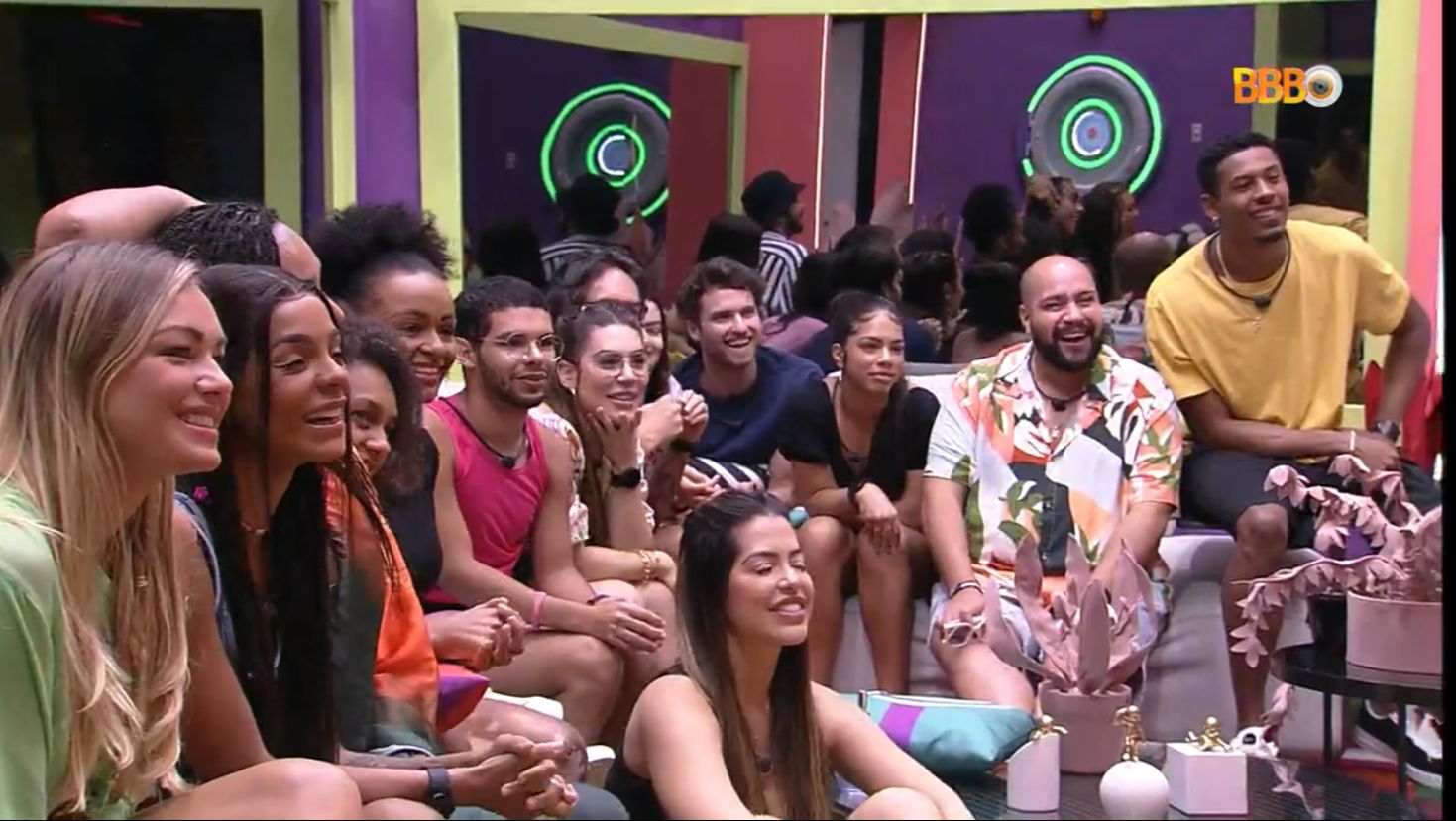 "Desesperada", Fátima Bernardes invade BBB22, peita Globo e expõe informações externas: "Falo todo dia"