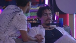 Vinicius e Eliezer tem uma amizade muito próxima no BBB 22 (Reprodução/ TV Globo)