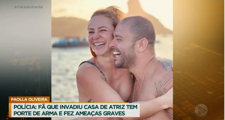 Cidade Alerta informou que suposto fã de Paolla Oliveira teria porte de armas e que continua em liberdade