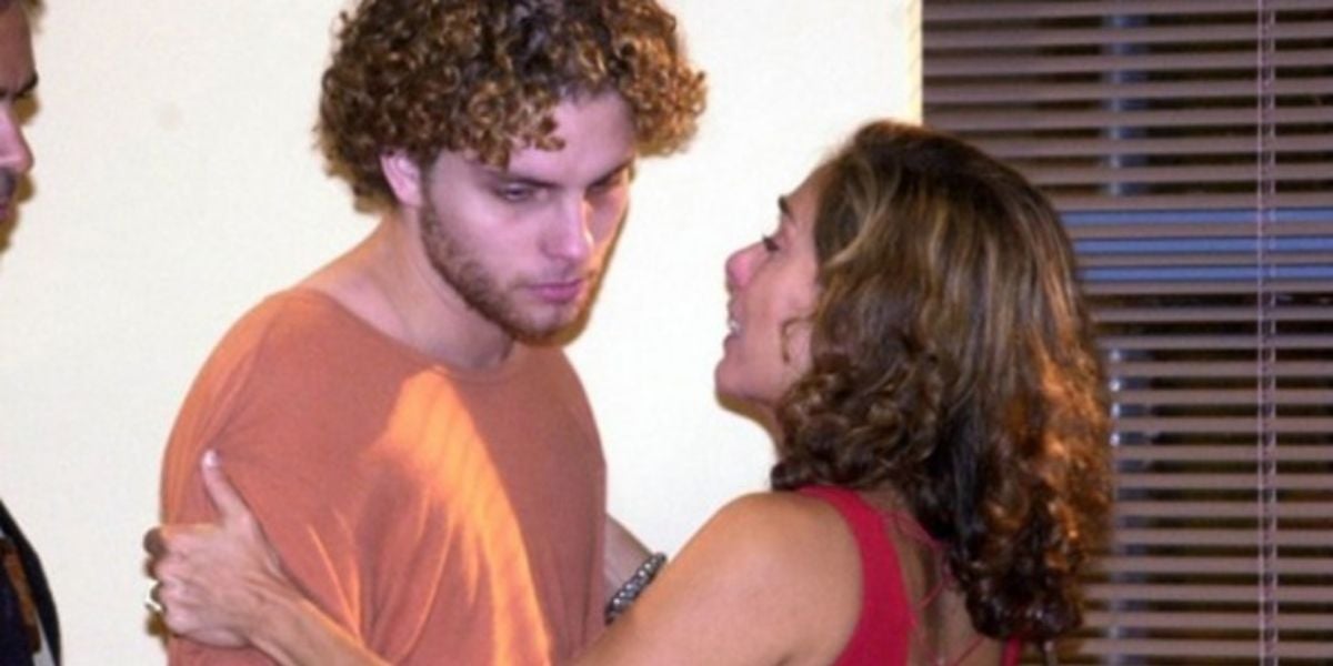 http://tvfoco.uai.com.br/wp-content/uploads/2015/05/Daniela-Mercury.jpg