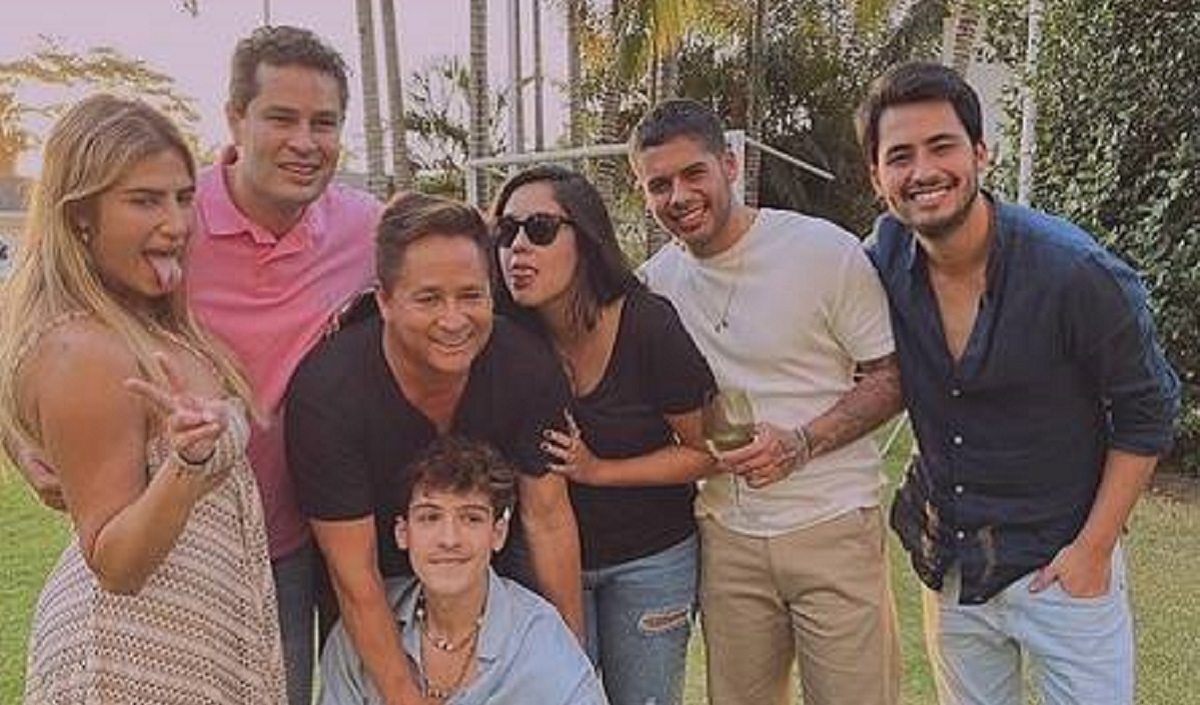 http://tvfoco.uai.com.br/wp-content/uploads/2015/05/Daniela-Mercury.jpg