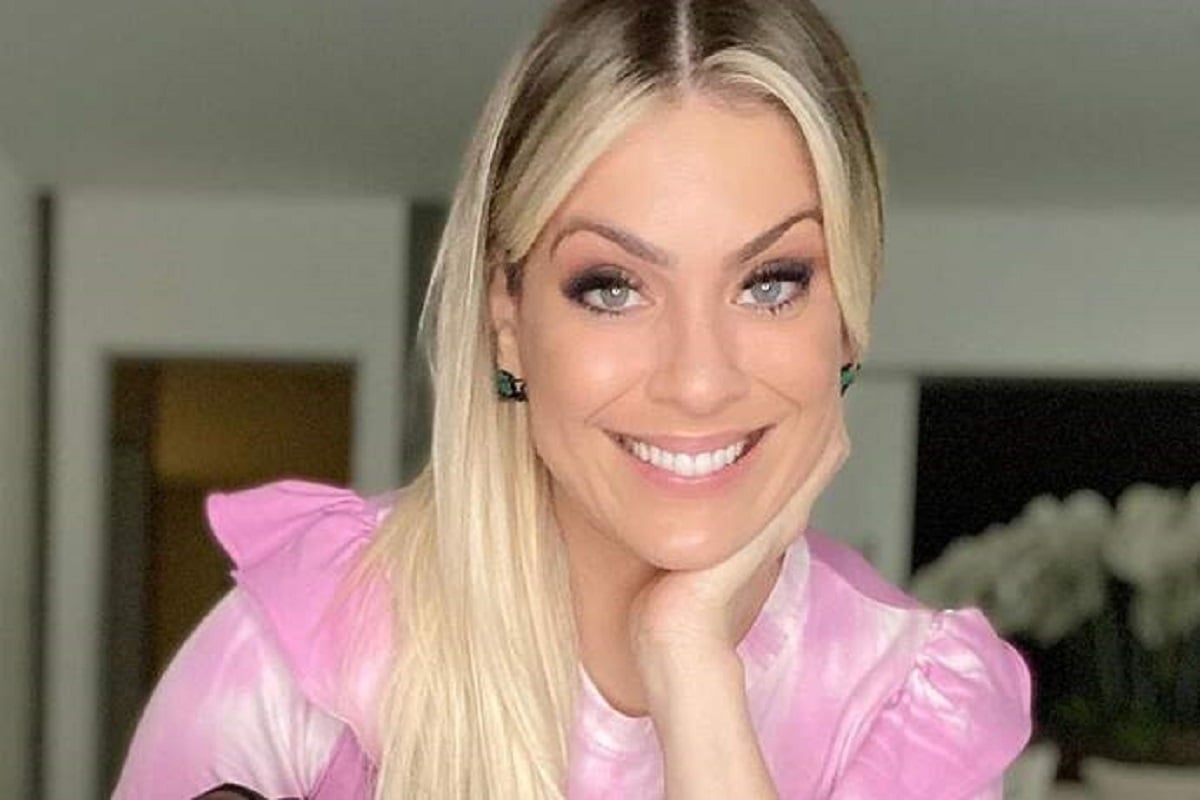 http://tvfoco.uai.com.br/wp-content/uploads/2015/05/Daniela-Mercury.jpg