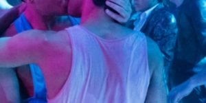 Ator famoso teria ficado com apresentador de TV em festa (Foto: Reprodução)