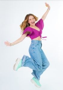 Intérprete de Poliana, Sophia Valverde está com 16 anos; atriz começou a gravar a novela aos 12 (Foto: Reprodução / SBT)