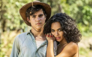 A prostituta Generosa (Giovanna Cordeiro) tirará a virgindade de José Leôncio (Drico Alves) em 'Pantanal' (Foto: Reprodução / Globo)
