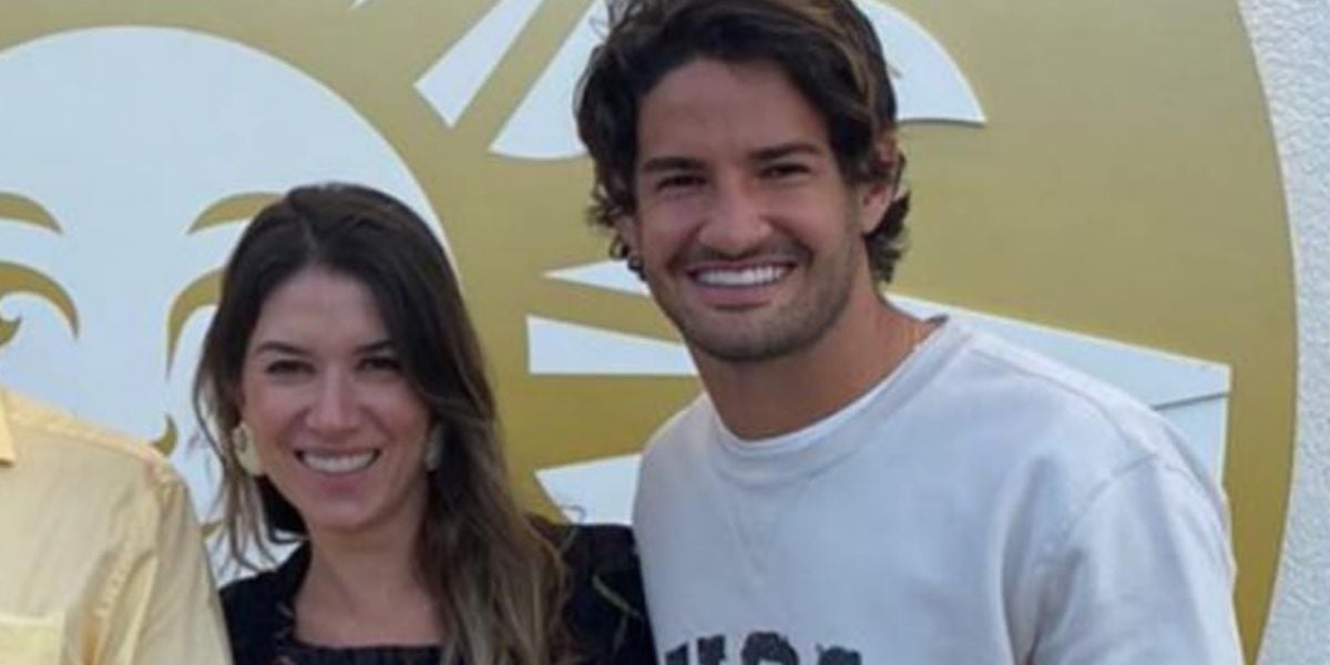 http://tvfoco.uai.com.br/wp-content/uploads/2015/05/Daniela-Mercury.jpg