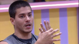 Arthur Aguiar foi exposto por Neto na Band (Foto: Reprodução)
