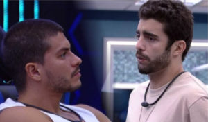 De aliados a rivais, clima ficará tenso entre Arthur e Scooby no BBB22 (Foto: Reprodução / Globoplay)